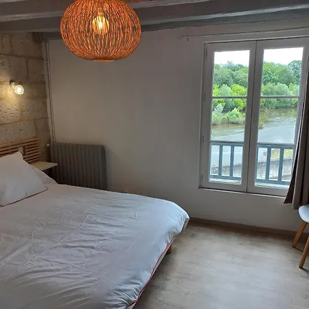Agréable maison de ville au coeur de Chinon Extérieur photo